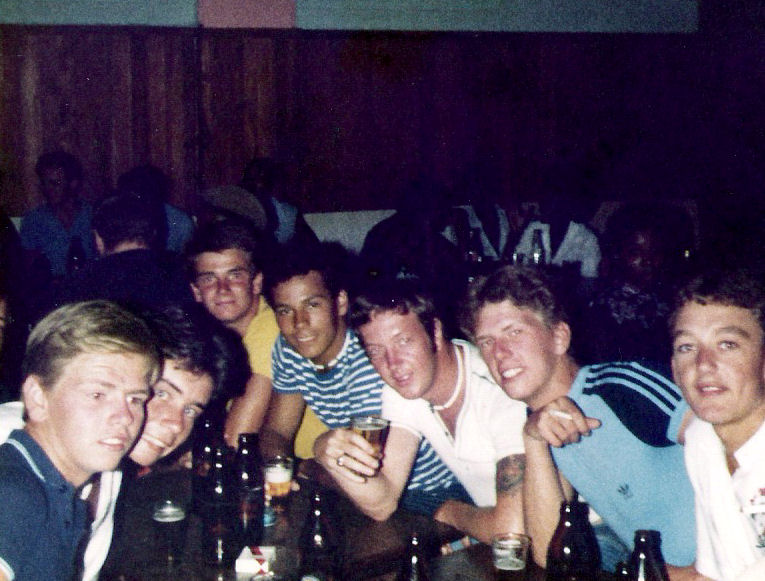 06_Sunshine bar_Mombers 28-Sept1981.jpg